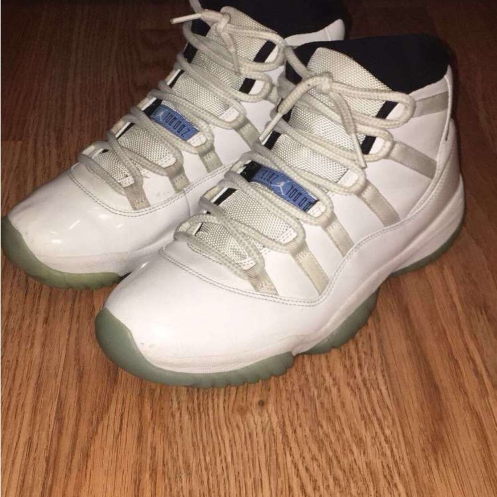 Legend Blue Jordan 11s size 9.5 used but clean and good condition